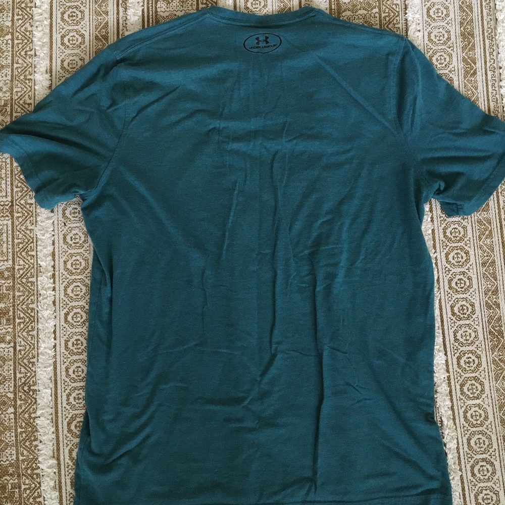 Under Amour t-shirt